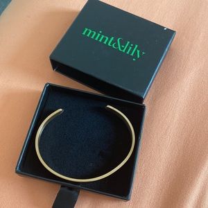 Mint & Lily bonus daughter bangle